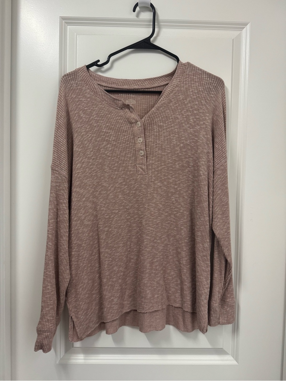 Women's American Eagle Long Sleeve Ribbed Henley Top - Dusty Rose - Size Large